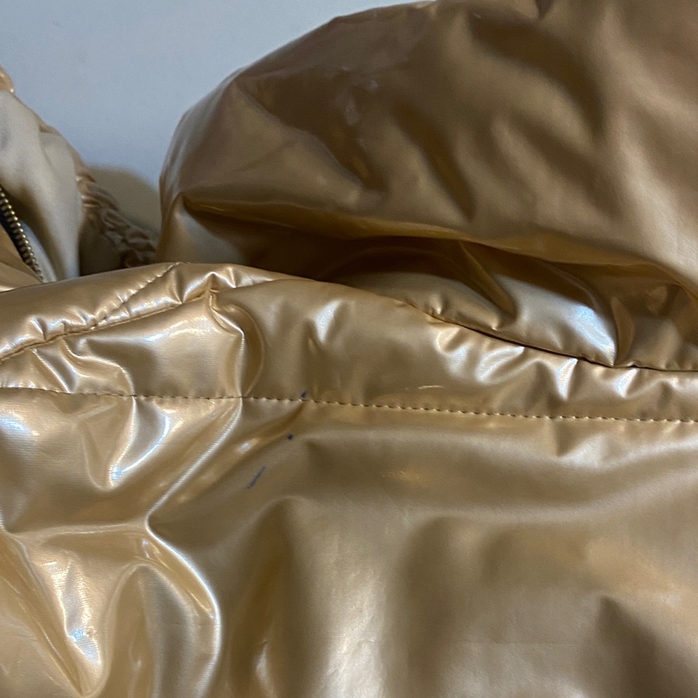 Metallic Gold Cropped Puffer Jacket - Women - Picture 7 of 7